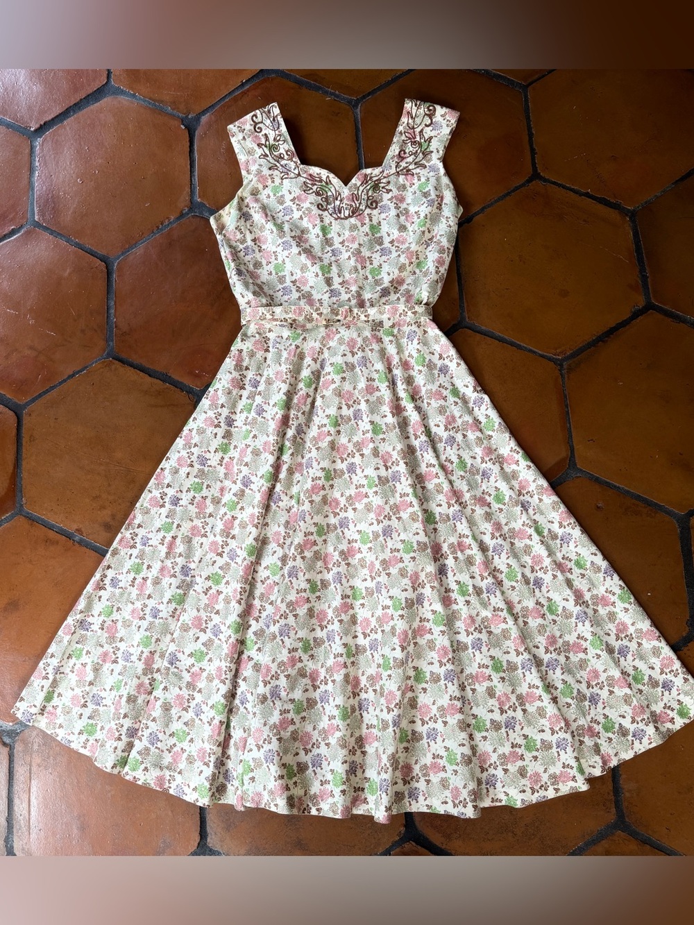 Vintage 50s 60s Floral Print Fit & Flare Belted Embroidered Day Dress Sz 8 / 10